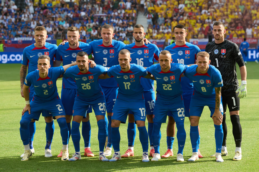 斯洛文尼亚队在欧洲预选赛中战胜了对手