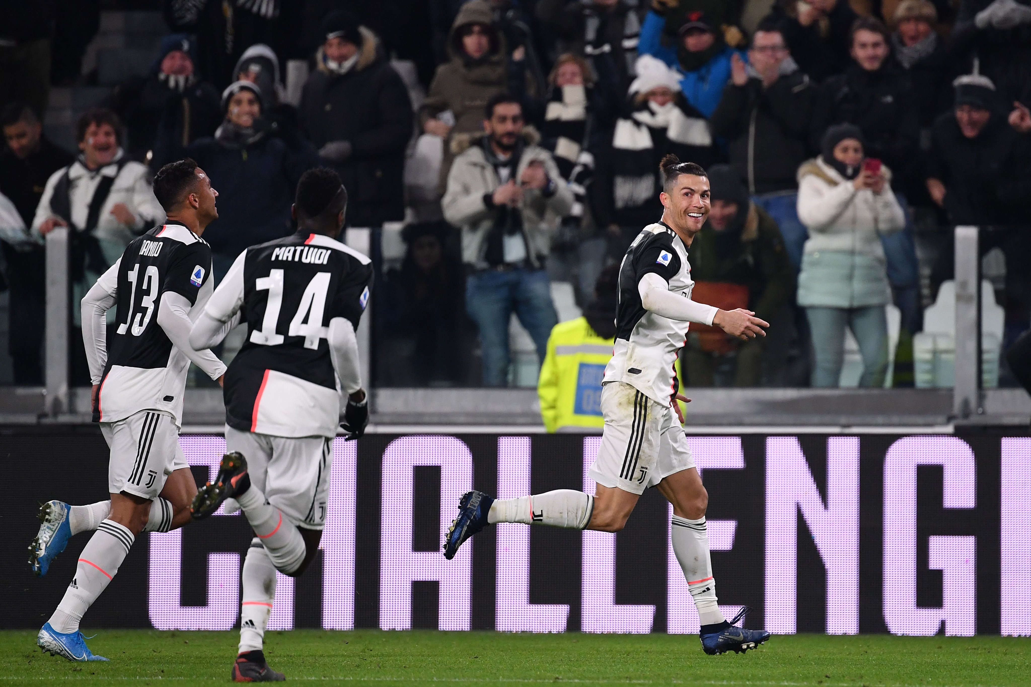 尤文图斯险胜,晋级行程再行延续的简单介绍 尤文图斯险胜,晋级行程再行延续的简单介绍