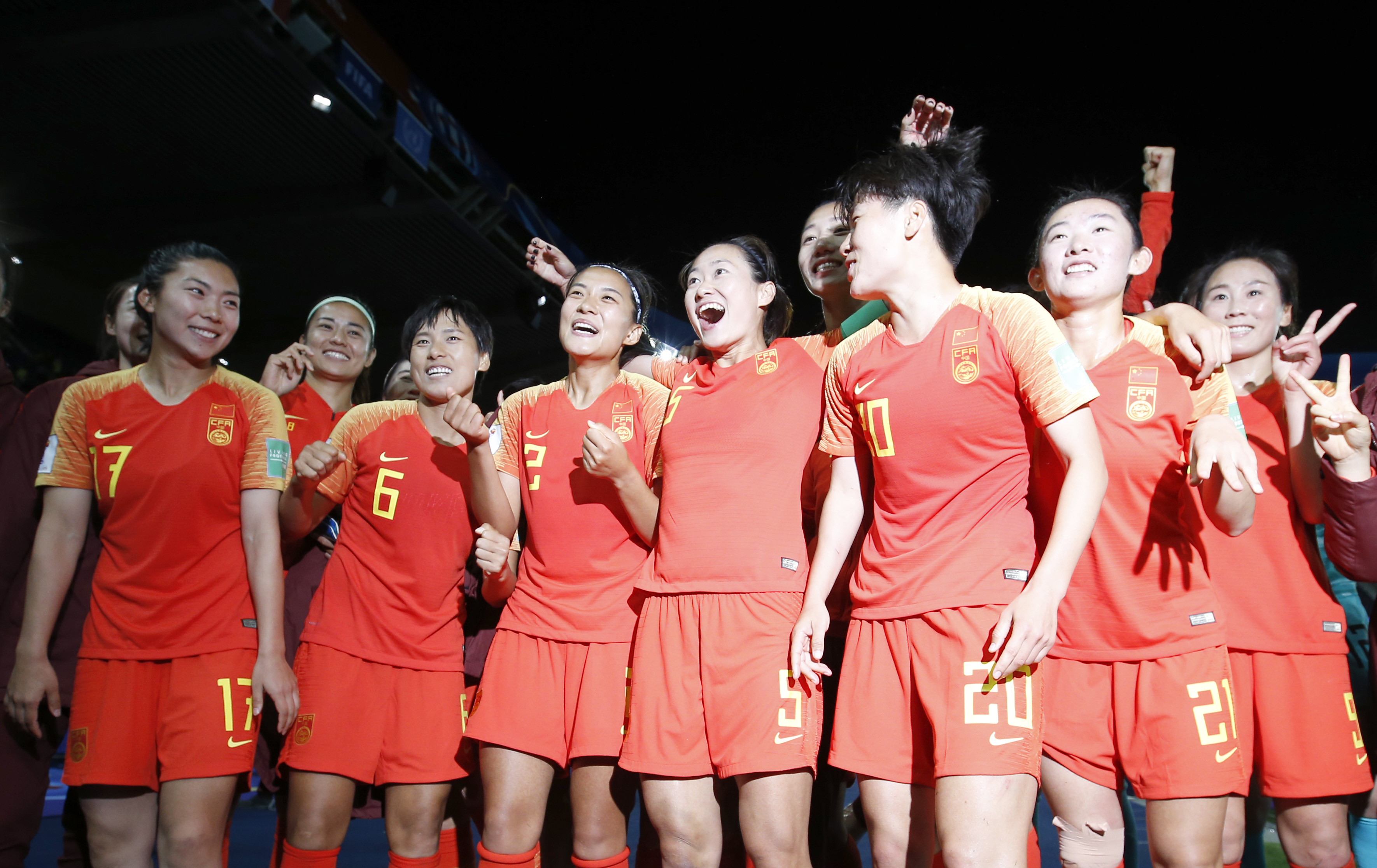 中国女队实力强大,备战国际足球赛事 中国女队实力强大,备战国际足球赛事