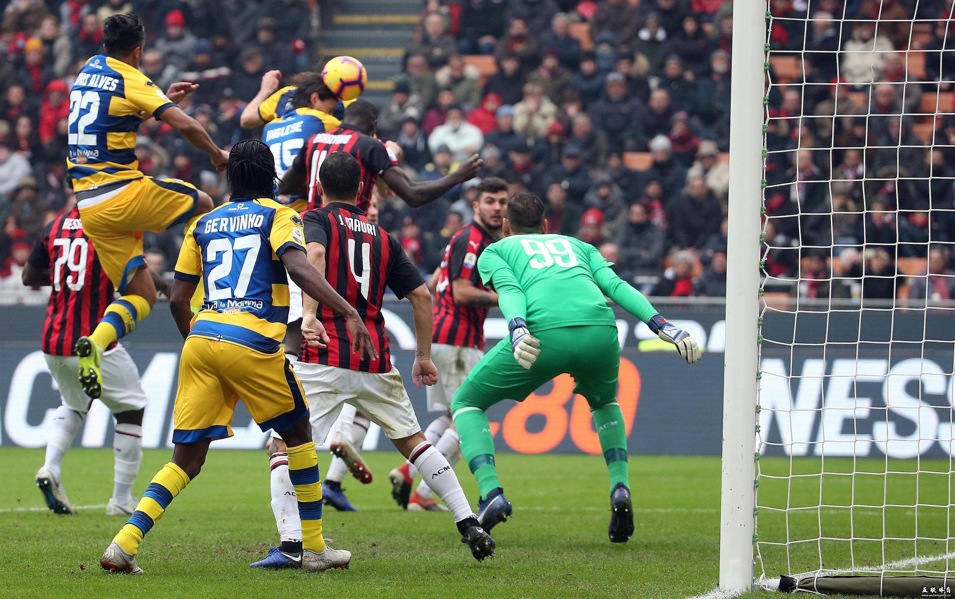 AC米兰客场遭佛罗伦萨绝杀,遗憾失利 AC米兰客场遭佛罗伦萨绝杀,遗憾失利