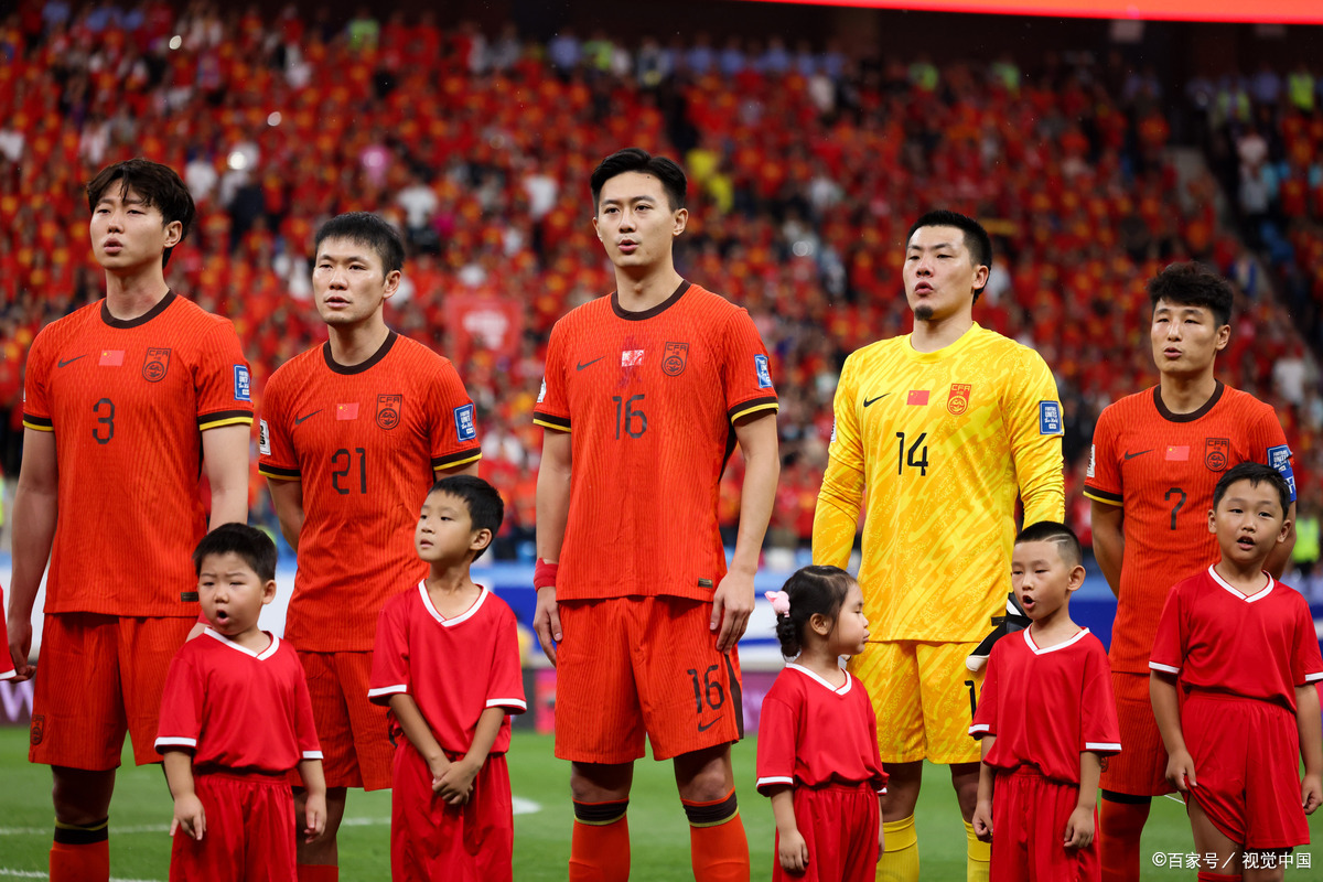 国际足球比赛中，中国队连胜两场