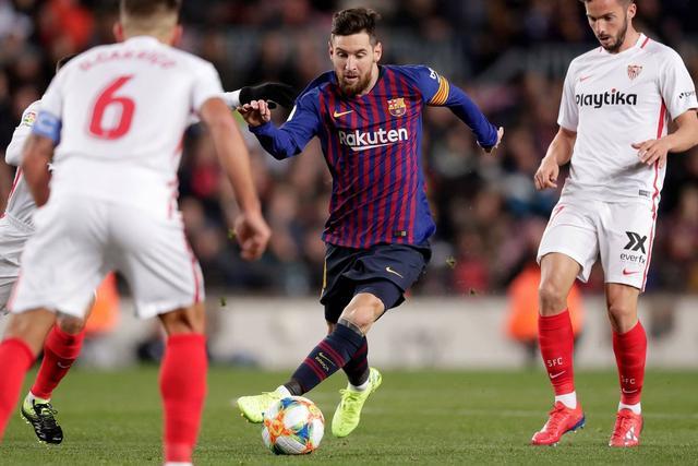 包含塞维利亚逆转胜利，赢得宝贵三分的词条