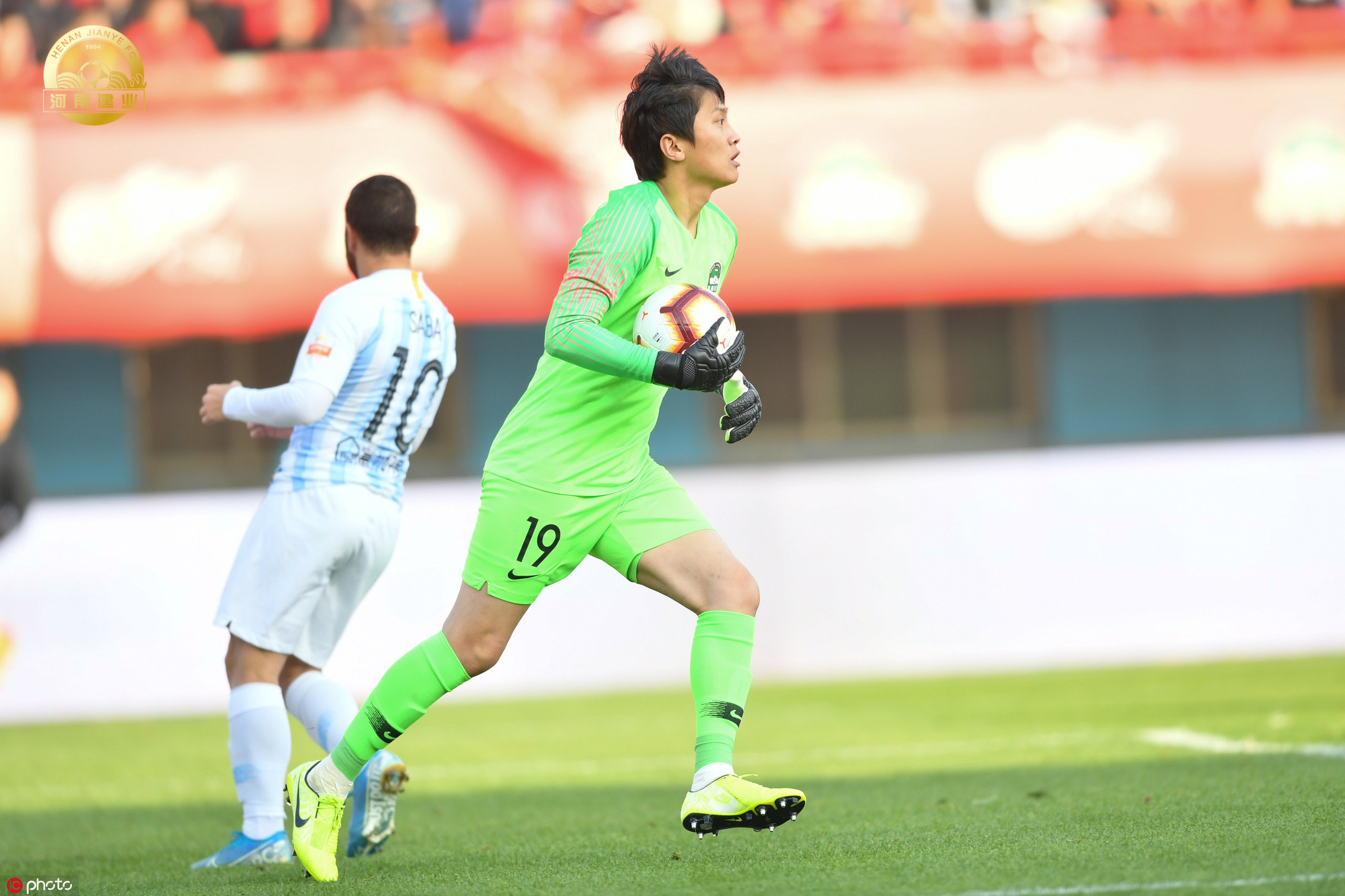 包含华夏主场逼平泰达，连胜收官表现不俗的词条