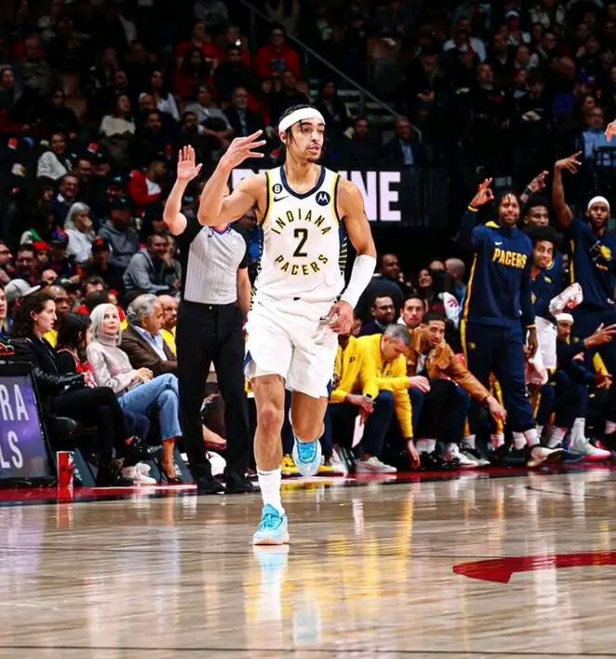 网球大师重伤离场，猛龙击败步行者