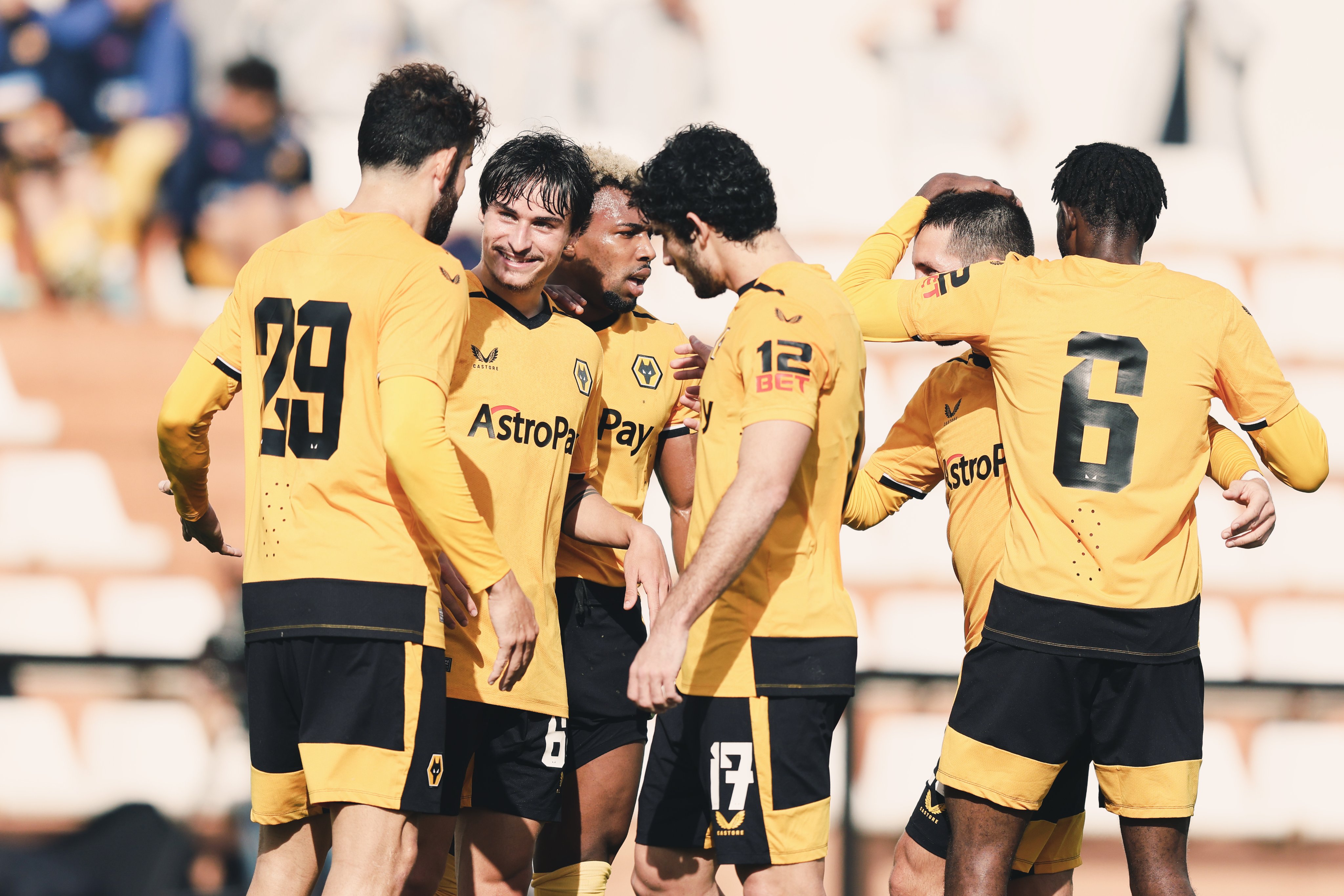 狼队客场战平，保持不败纪录