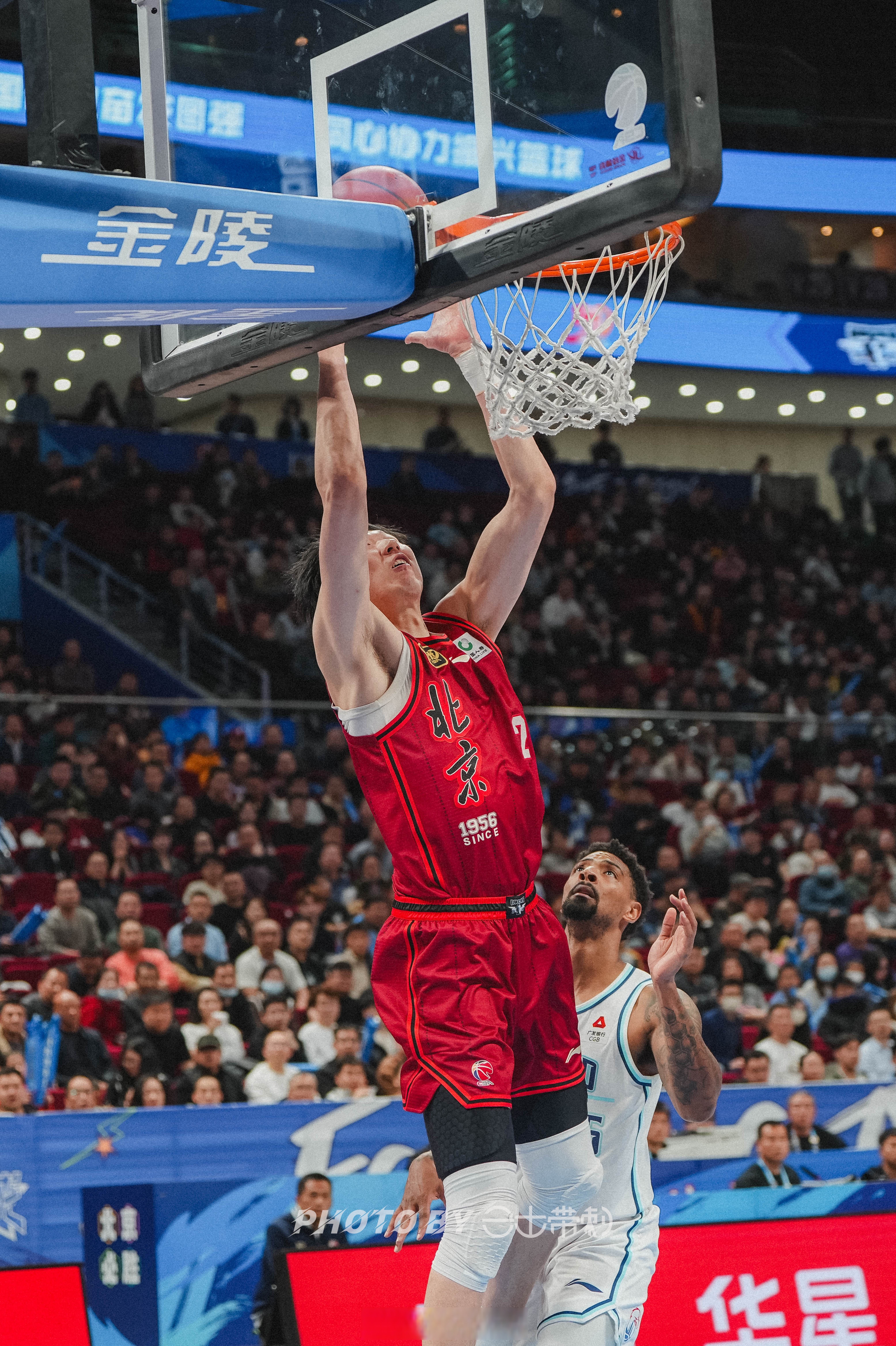 马刺客场战胜黄蜂，周琦有出场时间