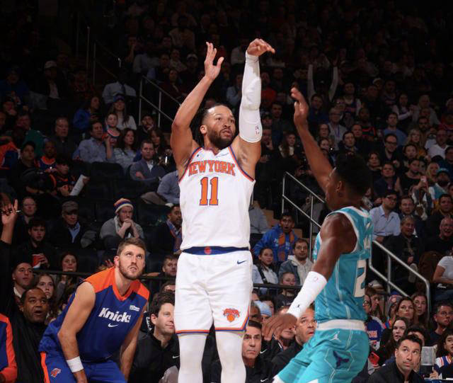 黄蜂队惨败尼克斯,遭遇四连败 黄蜂队惨败尼克斯,遭遇四连败